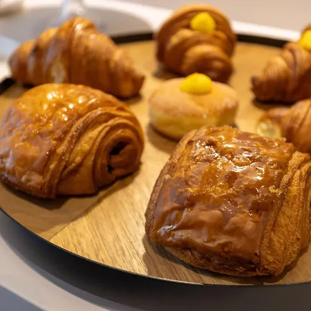 Pensionat Four Pantheon 4*