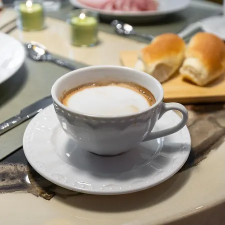 Four Pantheon 4* Rom