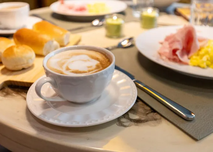 招待所 Four Pantheon 4*